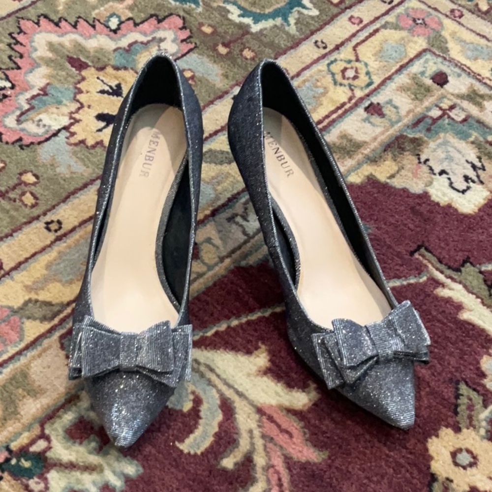 Menbur Special Occasion Low Heel with Bow on Toe sz 39 or US sz 8